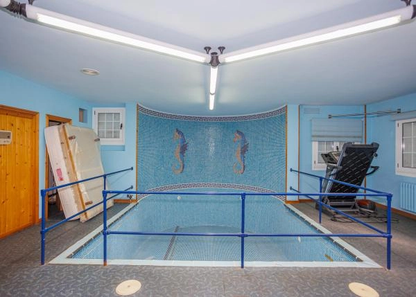 1620 chalet Santiago interior piscina interior