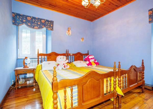 1622 3 A Pontenova interior habitacion