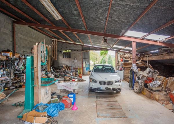 1622 A Pontenova exterior taller