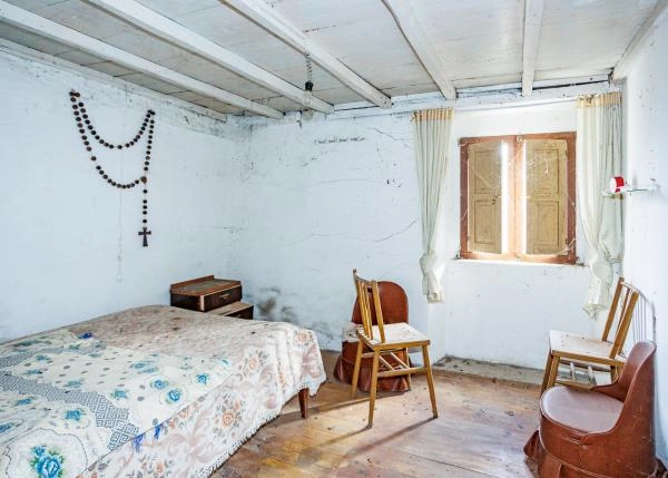 1626 4 Ourol interior habitacion