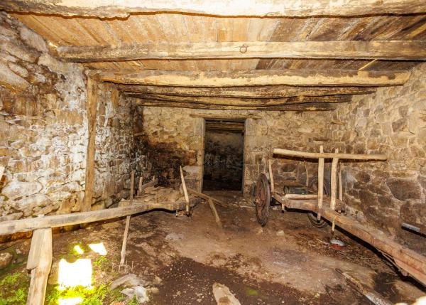 1627  4 pueblo in valle de Ouro interior