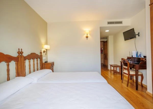 1628  9 Hotel Vila do Val interiores habitacion