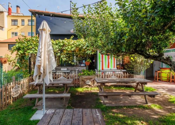 13-Casa-Alongos-restaurante-en-el-camino-primitivo-con-terraza-650abeba1bd8d