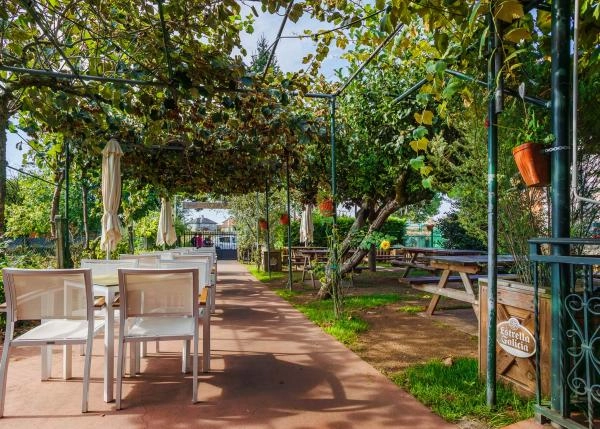 14-Casa-Alongos-restaurante-en-el-camino-primitivo-con-terraza-650abebbf35ce