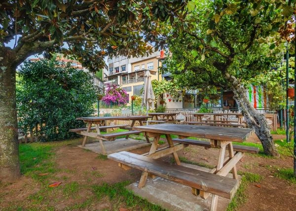 23-Casa-Alongos-restaurante-en-el-camino-primitivo-con-terraza-650abecc2ddf2