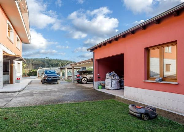 1641 Valadouro exteriores  taller