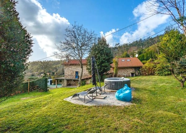 1648 San Sadurniño Exterior vista de piscina