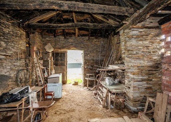 1651 3 Cela vista dentro casa