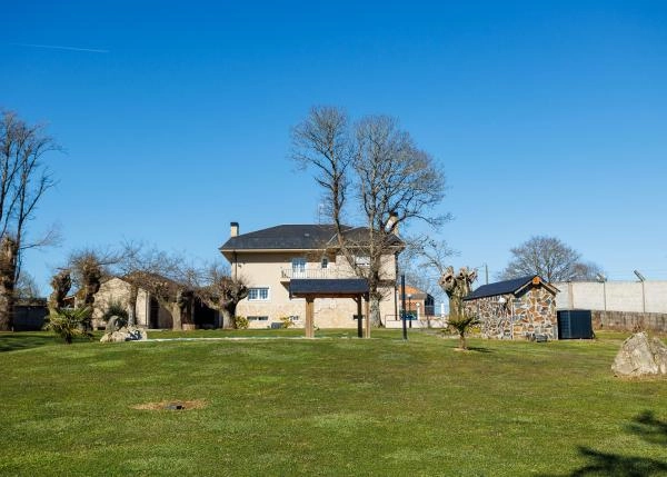  1655 Barbadelo Exteriores vista desde jardin trasera