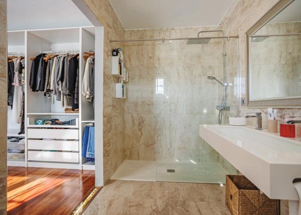  1655 1 Barbadelo interiores vestuario