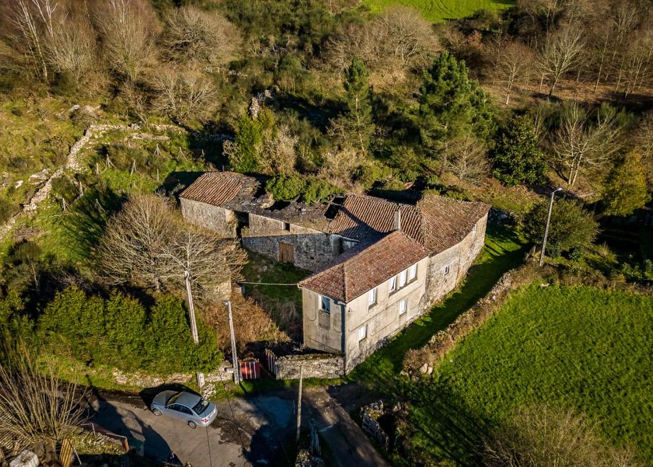 1657 2 Monterroso Exterior vista área de casas