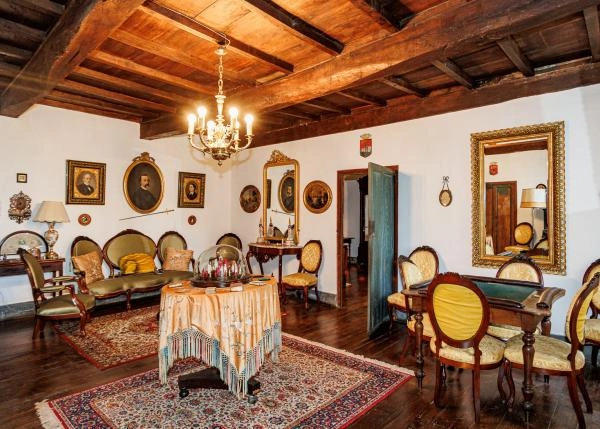 1663 2 Pazo Pena Corveiras interior salon