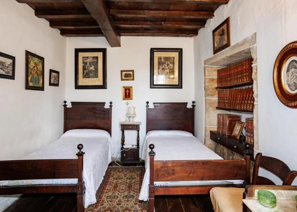 1663 7 Pazo Pena Corveiras interior habitacion