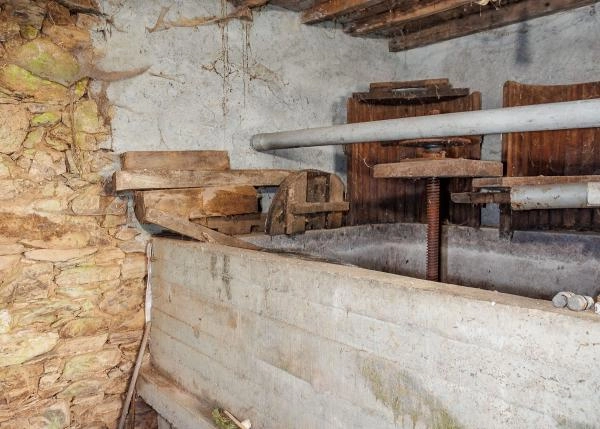 1664 Vila de Cruces exterior  Lagar