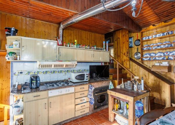 1666 Rodeiro Interior cocina