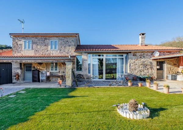 1676 Carballal vista delantera