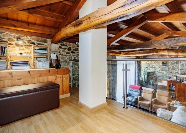 1676 Carballal interior salon visto desde oficina