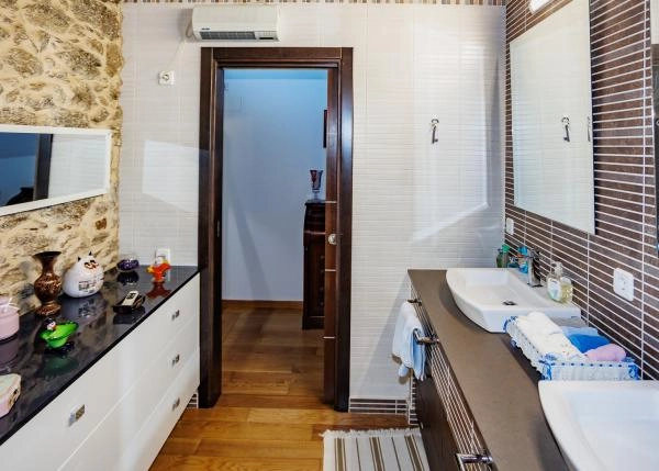 1676 1 Carballal interior baño
