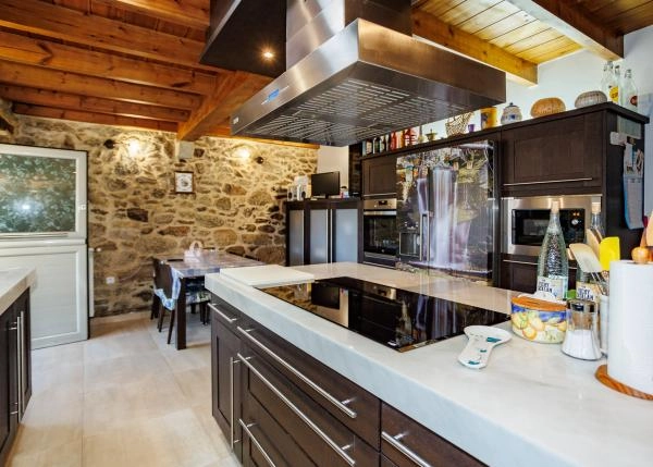 1676  3 Carballal interior cocina