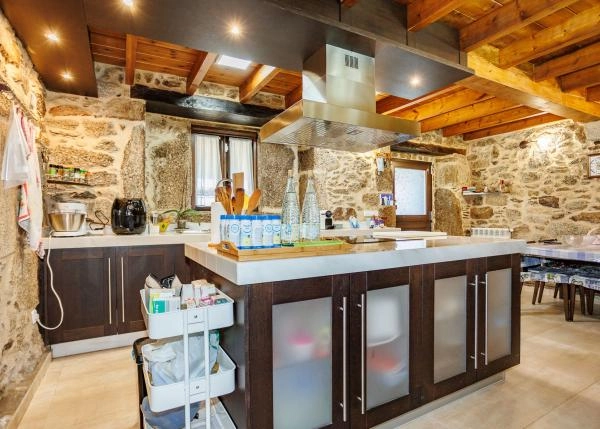 1676  4 Carballal Interior cocina