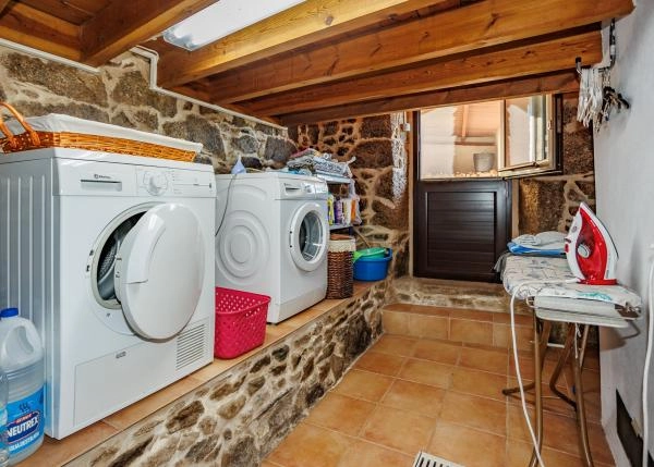 1676 Carballal interior zona de lavado