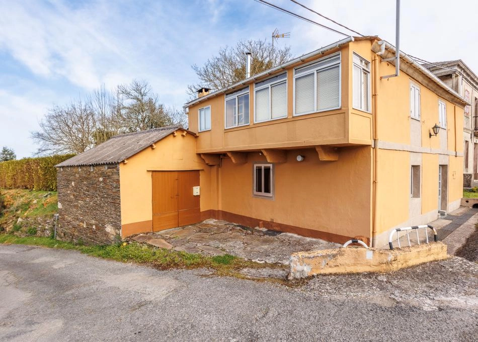 1687 A Torre Exterior