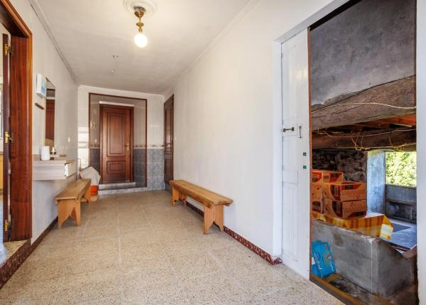 1697 San Sadurnino Interiores pasillo