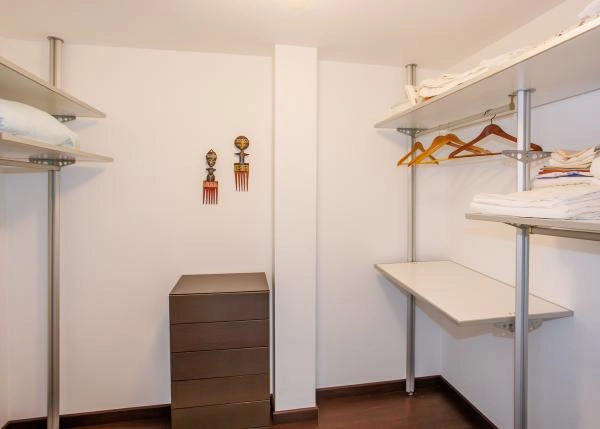 1732 Vestuario casa Laxe interior