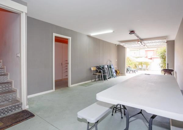 1732 garaje Laxe interior