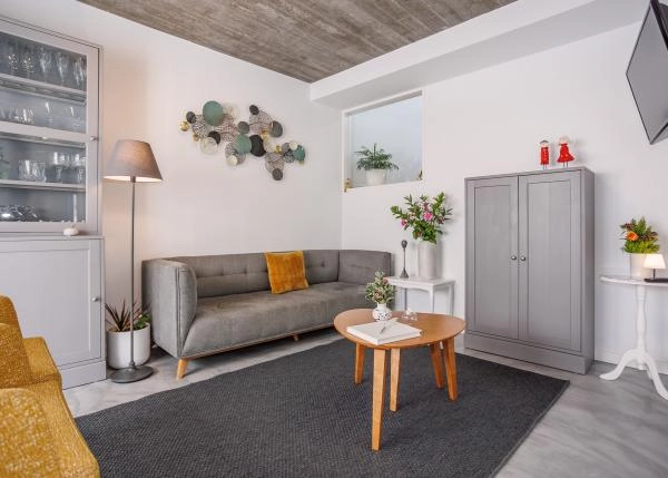 1738 1 salon Melide Coruña interior