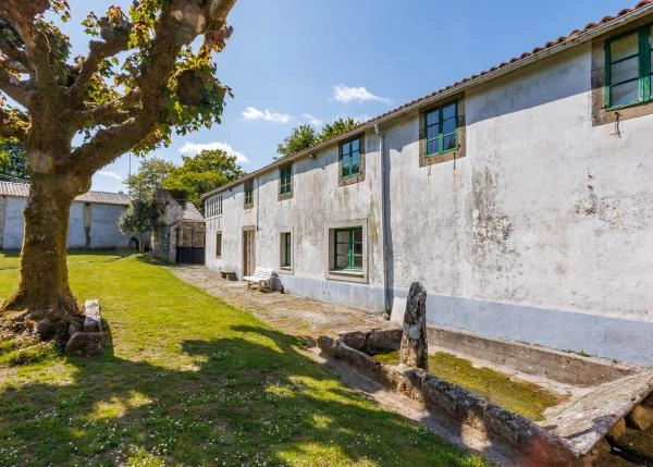 1755 1 Curtis vista frontal casa rustica exterior