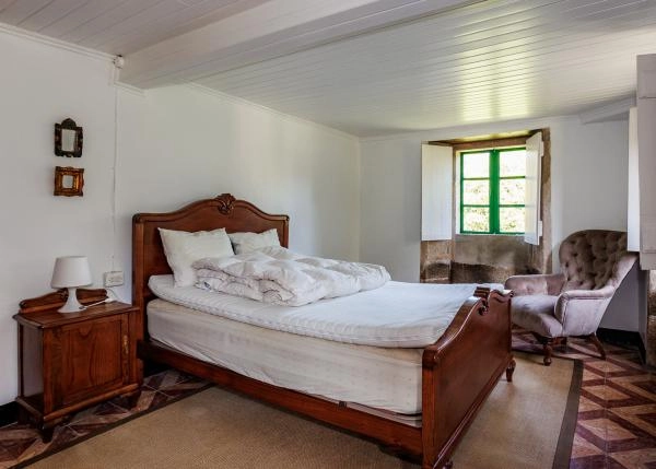 1755 2 Curtis habitacion primera planta casa rustica interior