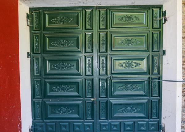 1756 Touro  puerta principal exterior