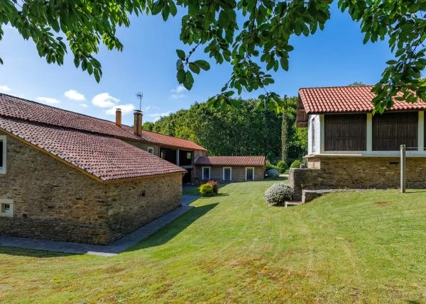 1756 Touro vista lateral exterior