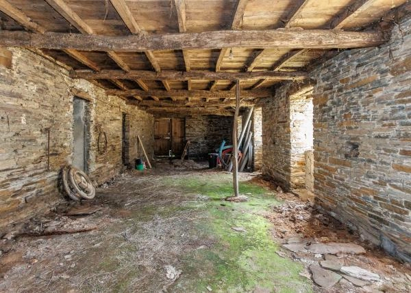 1758 1 Damil casa rustica interior basement