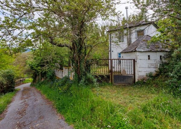 1761 Valcoba vista desde carretera exteriores