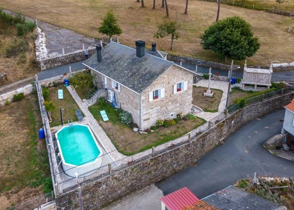 16-GCH-1828-Rodeiro-casa-piedra-montana-dron-64f6f50bcb971