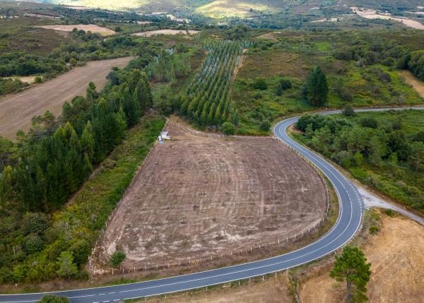 6-GCH-1828-Rodeiro-casa-piedra-montana-dron-64f6f4cfbf6e3