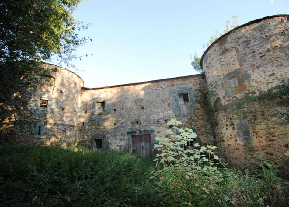 Palacio del siglo XIV en los Ancares