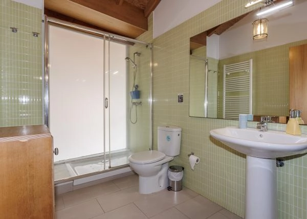 64-Ribeira-Sacra-interior-de-casa-rural-de-piedra-y-madera-650c33bc89623