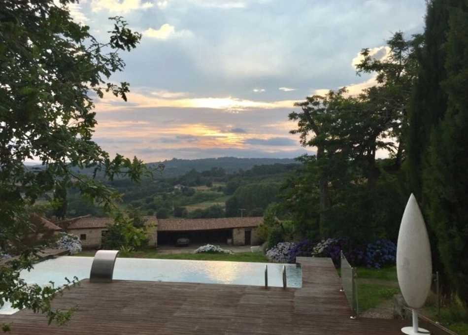 GCH-piscina-vistas-galicia-lujo-gran-propiedad-negocio-md