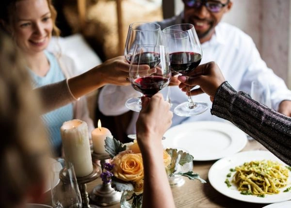 GCH-galicia-tierra-agua-vino-gente-disfrutando